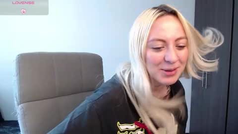 Snapshot of anttoniia chatting on December 11, 2024, 6:31 pm Antonia online show from December 11, 2024, 6:31 pm