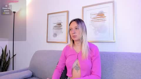 Snapshot of anttoniia chatting on January 18, 2026, 2:43 pm Antonia online show from January 18, 2026, 2:43 pm