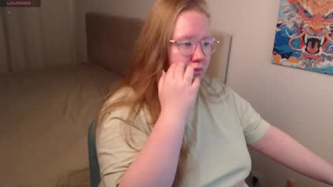 Anya Muna online show from December 17, 2024, 8:43 pm