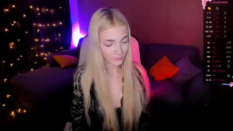 Anya online show from October 10, 2025, 2:43 am