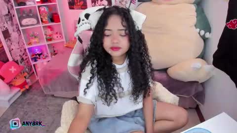 Snapshot of anyburkee chatting on October 18, 2025, 2:03 am Any online show from October 18, 2025, 2:03 am