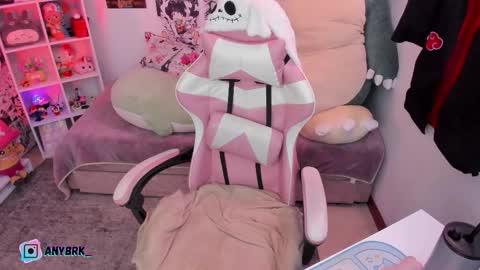 Snapshot of anyburkee chatting on October 27, 2025, 3:54 am Any online show from October 27, 2025, 3:54 am