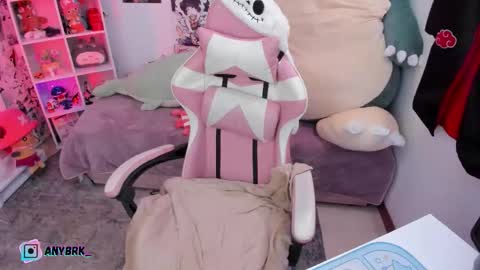 Snapshot of anyburkee chatting on November 4, 2025, 11:42 am Any online show from November 4, 2025, 11:42 am