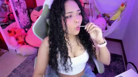 Snapshot of anyburkee chatting on February 17, 2026, 5:15 am Any online show from February 17, 2026, 5:15 am