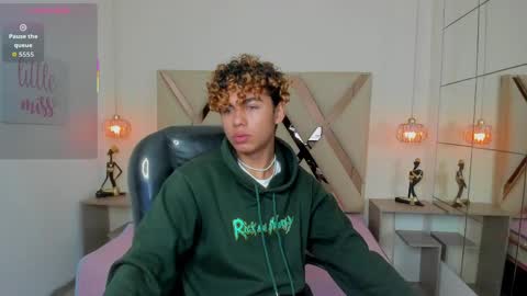 anyelotwink online show from May 20, 2026, 4:40 am