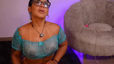 Dulce Maria online show from February 4, 2026, 3:23 am