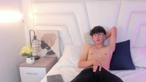 Anyul  online show from February 11, 2025, 5:58 am