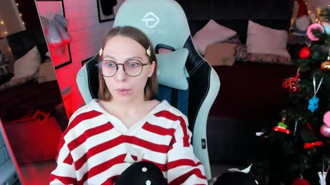 APHEX QUEEN online show from December 17, 2024, 4:32 pm