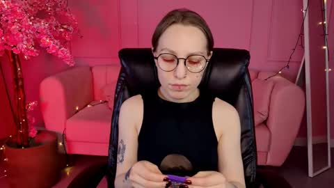 APHEX QUEEN online show from March 3, 2025, 4:14 pm