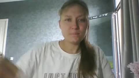 aphrodisiaque_ online show from May 6, 2026, 12:21 pm
