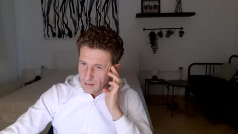 Snapshot of apollobest77 chatting on December 21, 2024, 7:38 pm apollobest77 online show from December 21, 2024, 7:38 pm