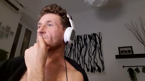 Snapshot of apollobest77 chatting on December 28, 2024, 2:43 am apollobest77 online show from December 28, 2024, 2:43 am