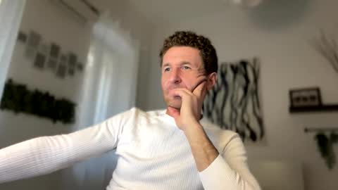 Snapshot of apollobest77 chatting on January 19, 2025, 3:32 pm apollobest77 online show from January 19, 2025, 3:32 pm