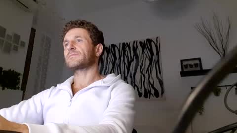 Snapshot of apollobest77 chatting on January 23, 2025, 7:51 pm apollobest77 online show from January 23, 2025, 7:51 pm