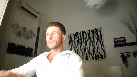 Snapshot of apollobest77 chatting on February 4, 2025, 7:33 pm apollobest77 online show from February 4, 2025, 7:33 pm