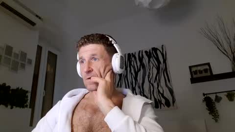 Snapshot of apollobest77 chatting on February 13, 2025, 8:03 pm apollobest77 online show from February 13, 2025, 8:03 pm