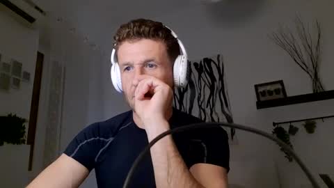 Snapshot of apollobest77 chatting on February 18, 2025, 8:03 pm apollobest77 online show from February 18, 2025, 8:03 pm