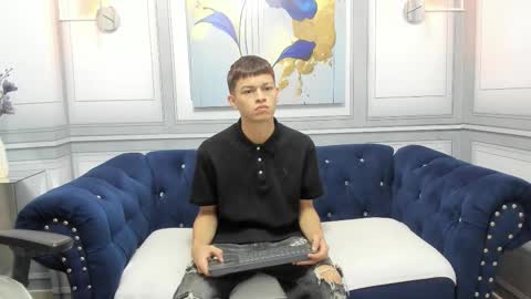 Snapshot of apolo_jonnes chatting on March 4, 2026, 3:01 am online show from March 4, 2026, 3:01 am