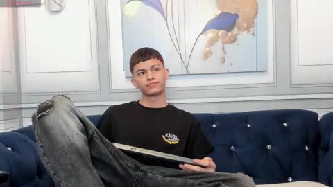 Snapshot of apolo_jonnes chatting on March 8, 2026, 2:10 pm online show from March 8, 2026, 2:10 pm