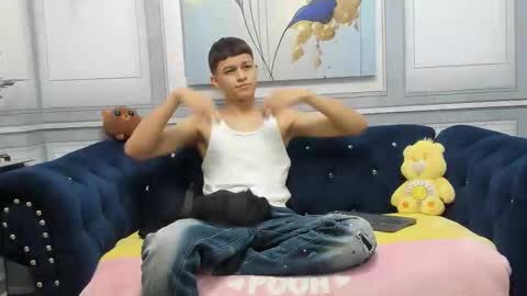 Snapshot of apolo_jonnes chatting on March 18, 2026, 2:37 am online show from March 18, 2026, 2:37 am