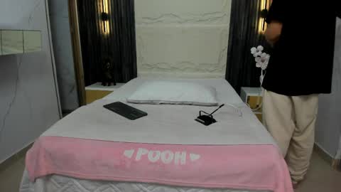 Snapshot of apolo_jonnes chatting on April 7, 2026, 2:01 am online show from April 7, 2026, 2:01 am