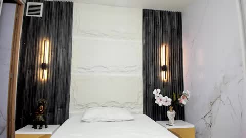 Snapshot of apolo_jonnes chatting on April 11, 2026, 2:05 am online show from April 11, 2026, 2:05 am