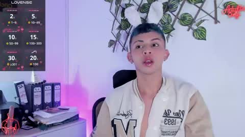 Snapshot of apolo_prince1 chatting on April 17, 2026, 4:10 pm Apolo online show from April 17, 2026, 4:10 pm