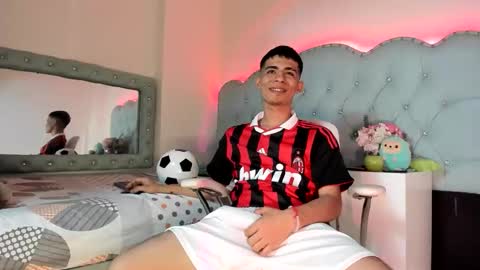 Snapshot of apolo_richards chatting on February 13, 2026, 7:54 pm Apolo Richards online show from February 13, 2026, 7:54 pm