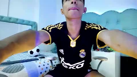 Snapshot of apolo_richards chatting on February 17, 2026, 7:53 pm Apolo Richards online show from February 17, 2026, 7:53 pm