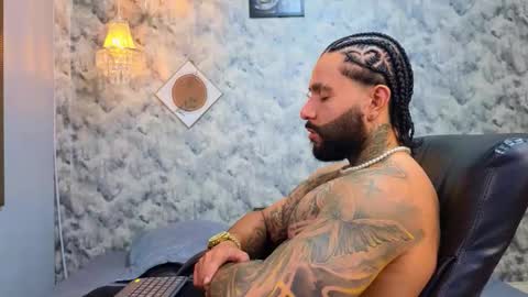 Apolo online show from December 21, 2025, 8:27 pm