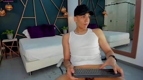 apolojackson2 online show from May 30, 2026, 12:46 pm