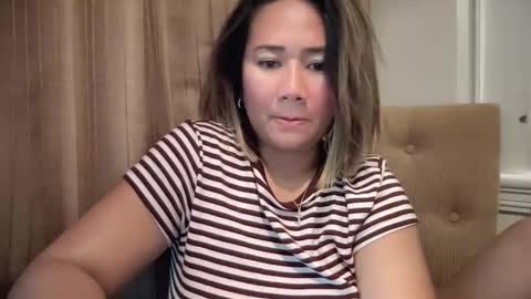 Snapshot of apple_pie_love chatting on October 15, 2025, 8:14 am Anika online show from October 15, 2025, 8:14 am