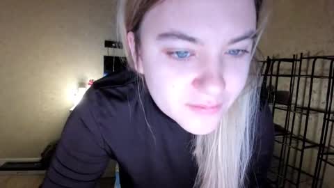 Snapshot of appleyummybuns chatting on November 3, 2025, 3:19 am appleyummybuns online show from November 3, 2025, 3:19 am