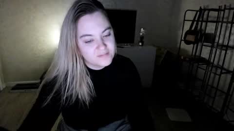 Snapshot of appleyummybuns chatting on November 3, 2025, 11:15 pm appleyummybuns online show from November 3, 2025, 11:15 pm