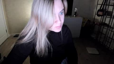 Snapshot of appleyummybuns chatting on November 4, 2025, 7:02 pm appleyummybuns online show from November 4, 2025, 7:02 pm