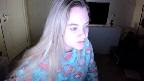 Snapshot of appleyummybuns chatting on November 7, 2025, 8:31 pm appleyummybuns online show from November 7, 2025, 8:31 pm