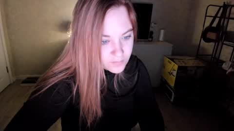 Snapshot of appleyummybuns chatting on November 29, 2025, 2:36 am appleyummybuns online show from November 29, 2025, 2:36 am