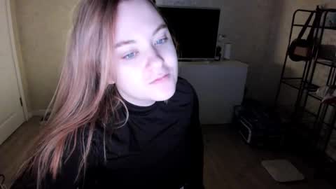 Snapshot of appleyummybuns chatting on December 1, 2025, 1:27 pm appleyummybuns online show from December 1, 2025, 1:27 pm