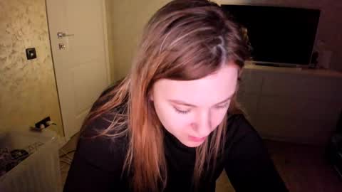 Snapshot of appleyummybuns chatting on December 4, 2025, 5:39 am appleyummybuns online show from December 4, 2025, 5:39 am