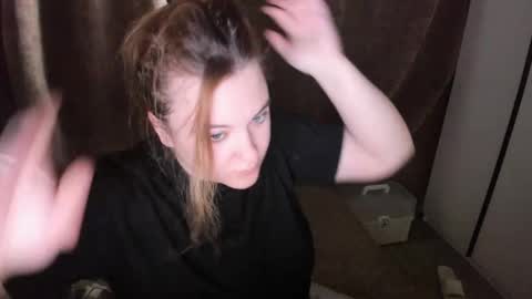 appleyummybuns online show from May 1, 2026, 10:42 am