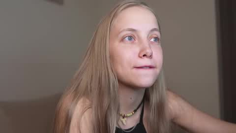  REYNA  my friend   online show from November 18, 2025, 4:33 pm
