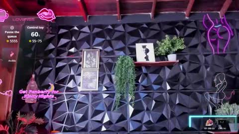 apprilfoxx online show from December 21, 2025, 4:03 pm