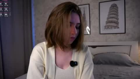 Snapshot of approche_toi_petite chatting on June 18, 2026, 3:51 am Meghan online show from June 18, 2026, 3:51 am