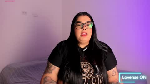 Snapshot of apriilpeach_ chatting on January 10, 2025, 10:25 pm Maria online show from January 10, 2025, 10:25 pm