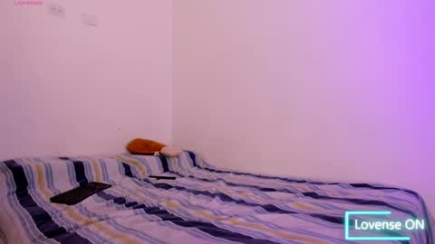 Snapshot of apriilpeach_ chatting on January 16, 2025, 11:48 pm Maria online show from January 16, 2025, 11:48 pm