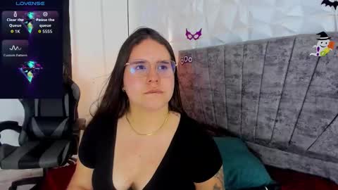 April SC online show from October 30, 2025, 9:26 pm