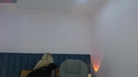 Snapshot of april__bunny chatting on April 21, 2026, 1:42 am April Bunny online show from April 21, 2026, 1:42 am