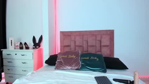 Snapshot of april_collinsxx chatting on July 6, 2026, 8:11 pm april collinsxx online show from July 6, 2026, 8:11 pm