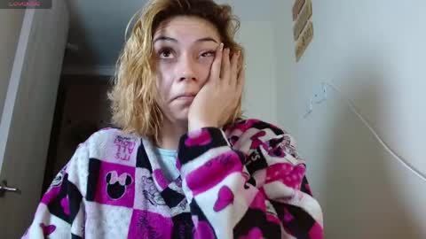 Snapshot of april_dumont5 chatting on June 9, 2026, 10:27 am April Dumont online show from June 9, 2026, 10:27 am