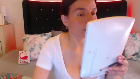 Snapshot of april_harrys chatting on February 18, 2026, 3:30 pm April online show from February 18, 2026, 3:30 pm